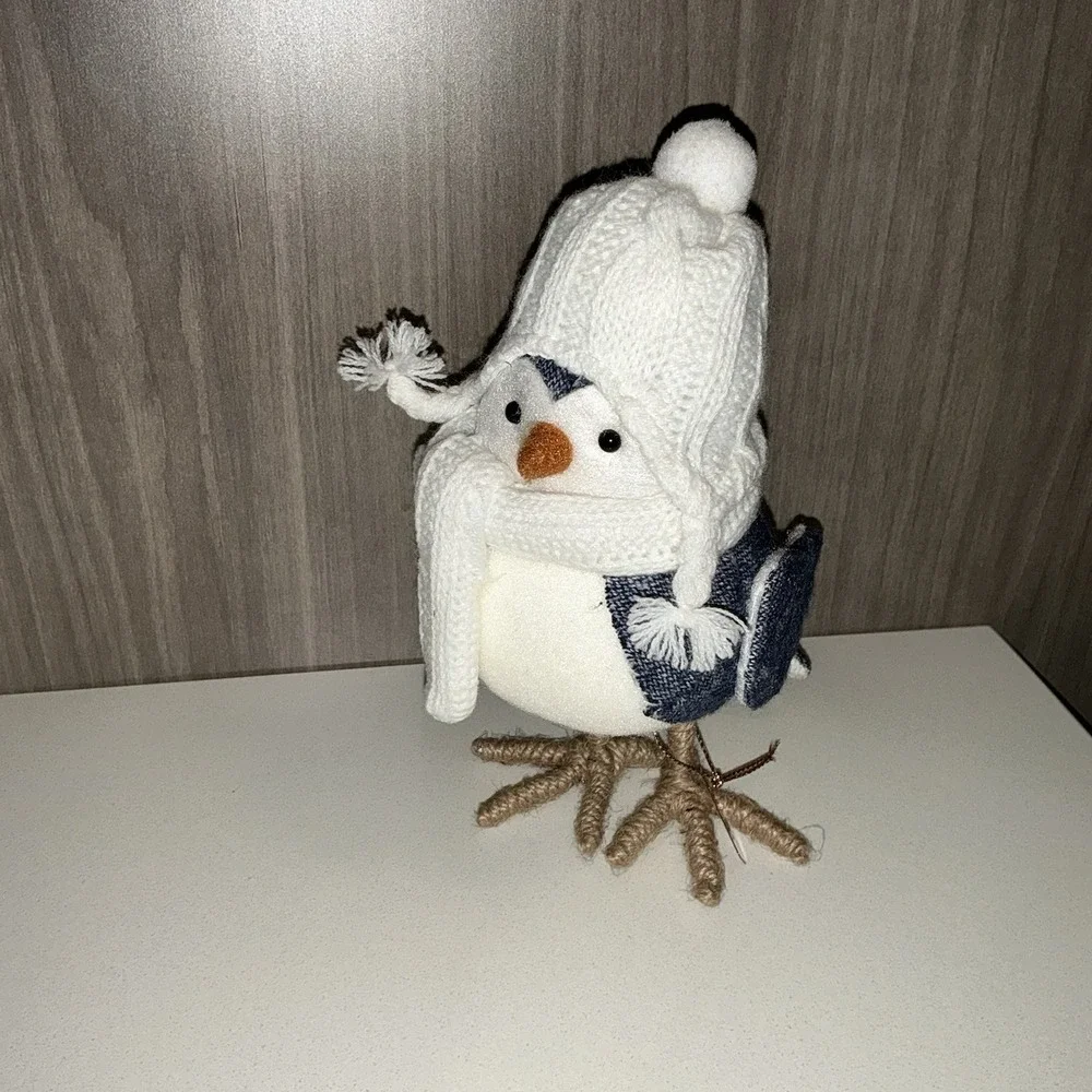 Target 2016 Clipper the Winter Bird hat and scarf with tag Christmas Decor